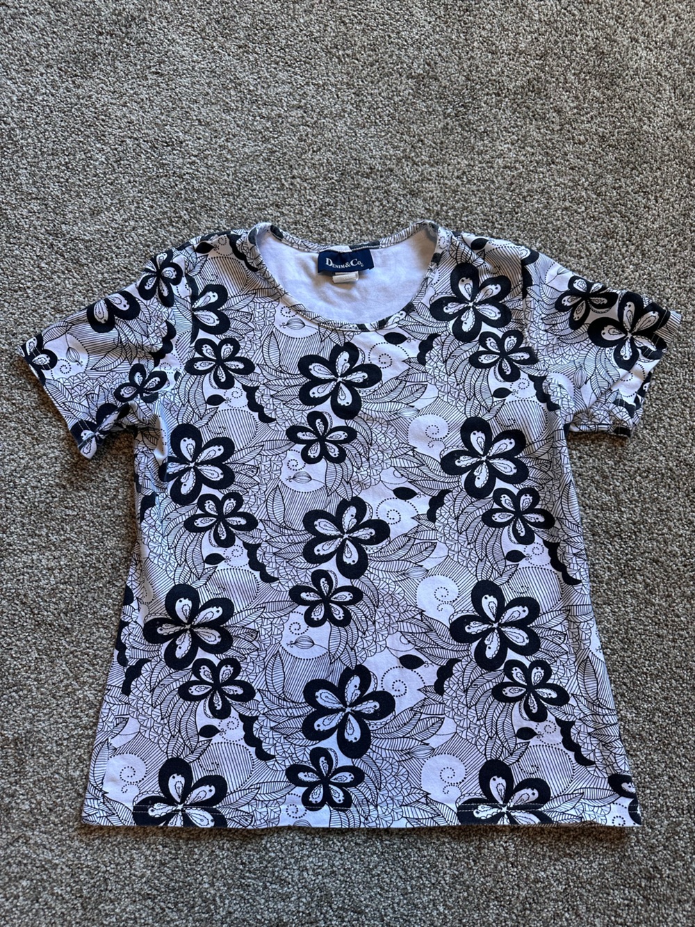 Denim&Co Black and White Floral Short-Sleeve Tee